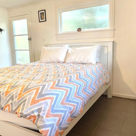 Waiheke Onetangi Close To Beach Екстериор снимка