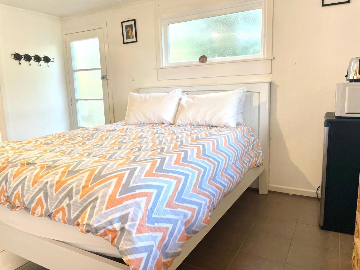 Waiheke Onetangi Close To Beach Екстериор снимка